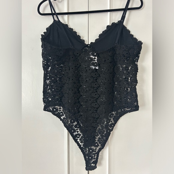 Flower detailed black see through bodysuit. Size large. - Picture 5 of 5